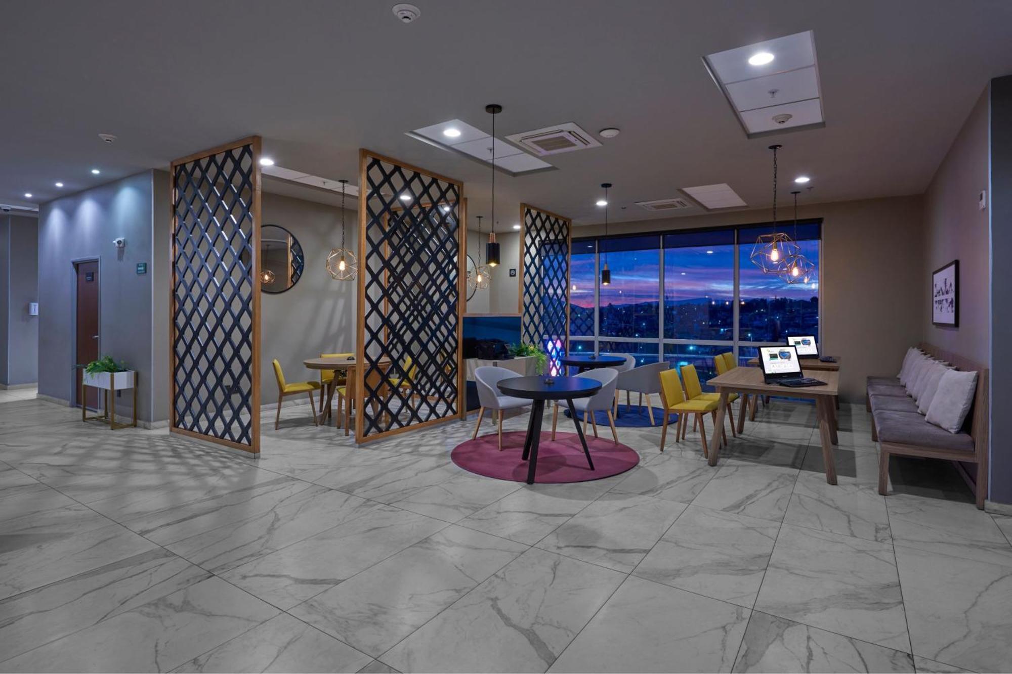 Hotel Express By Marriott Ciudad De Mundo E