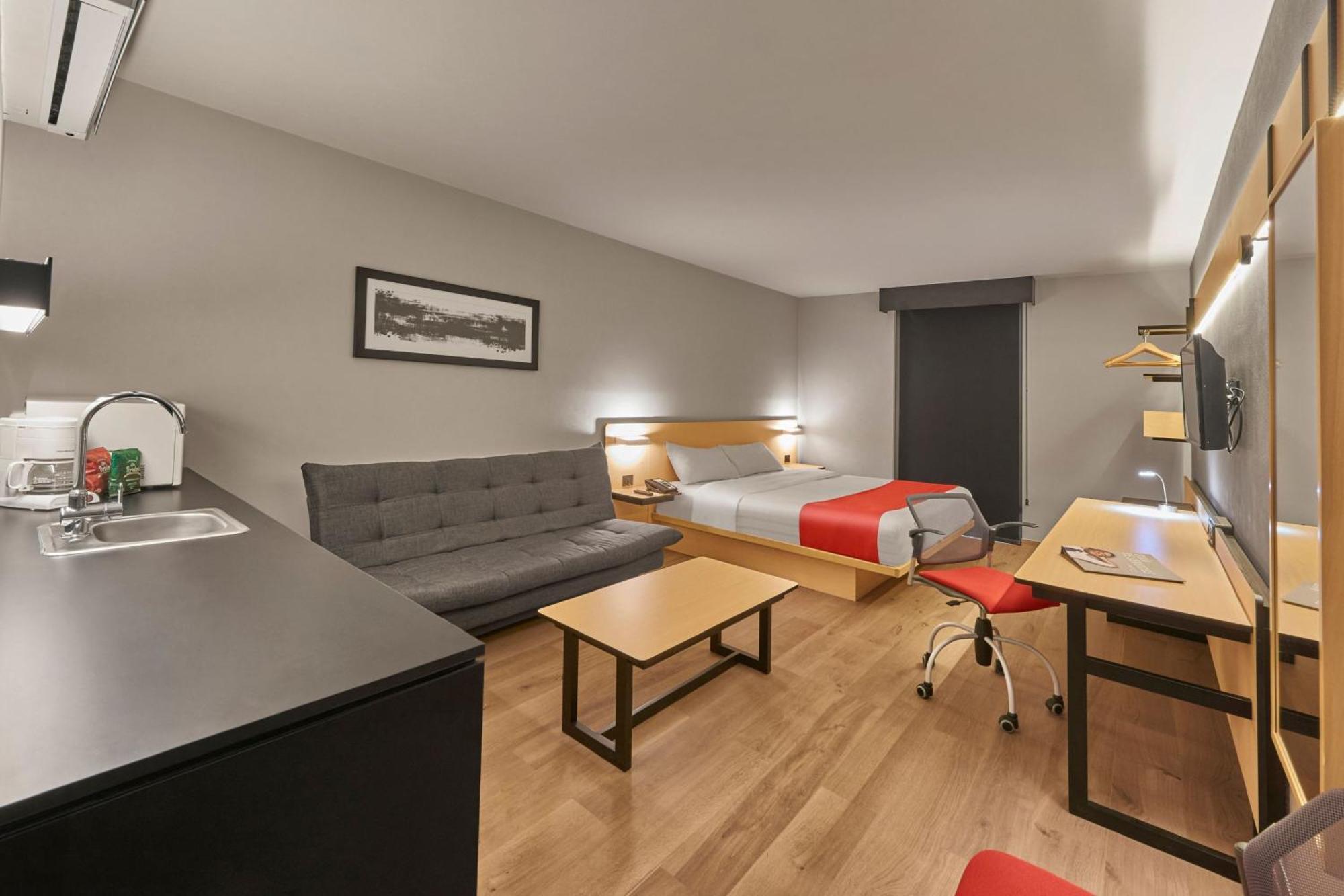 Express By Marriott Ciudad De Mundo E Hotel 3*