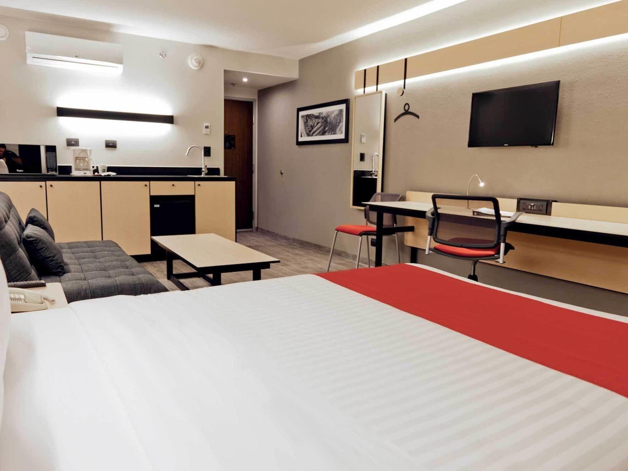 Hotel Express By Marriott Ciudad De Mundo E 3*