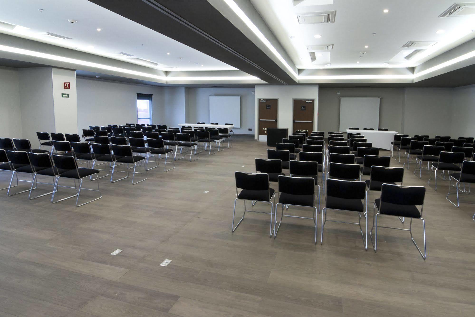 Express By Marriott Ciudad De Mundo E Hotel