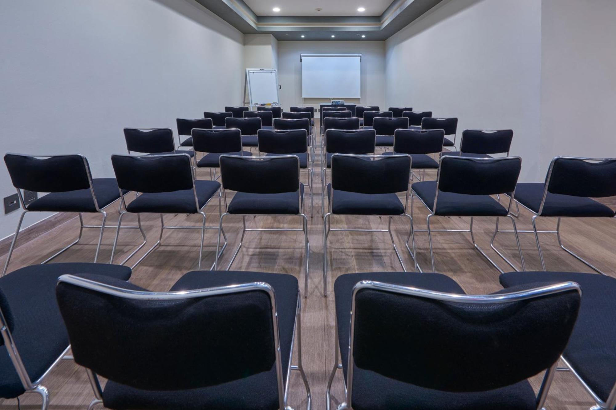 Hotel Express By Marriott Ciudad De Mundo E 3*