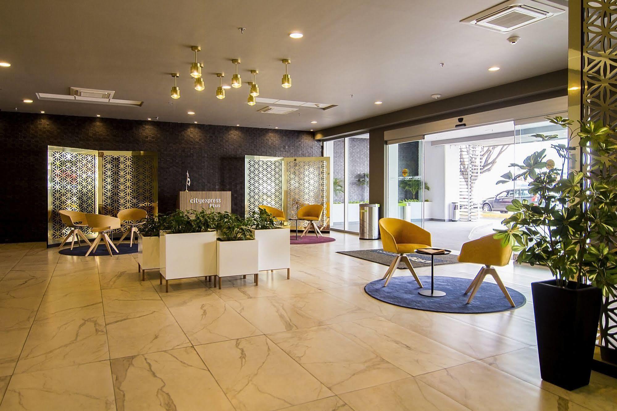 Express By Marriott Ciudad De Mundo E